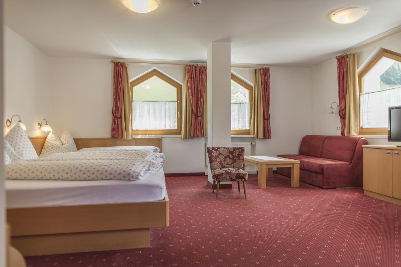 Hotel Neuwirt Cadipietra Dış mekan fotoğraf