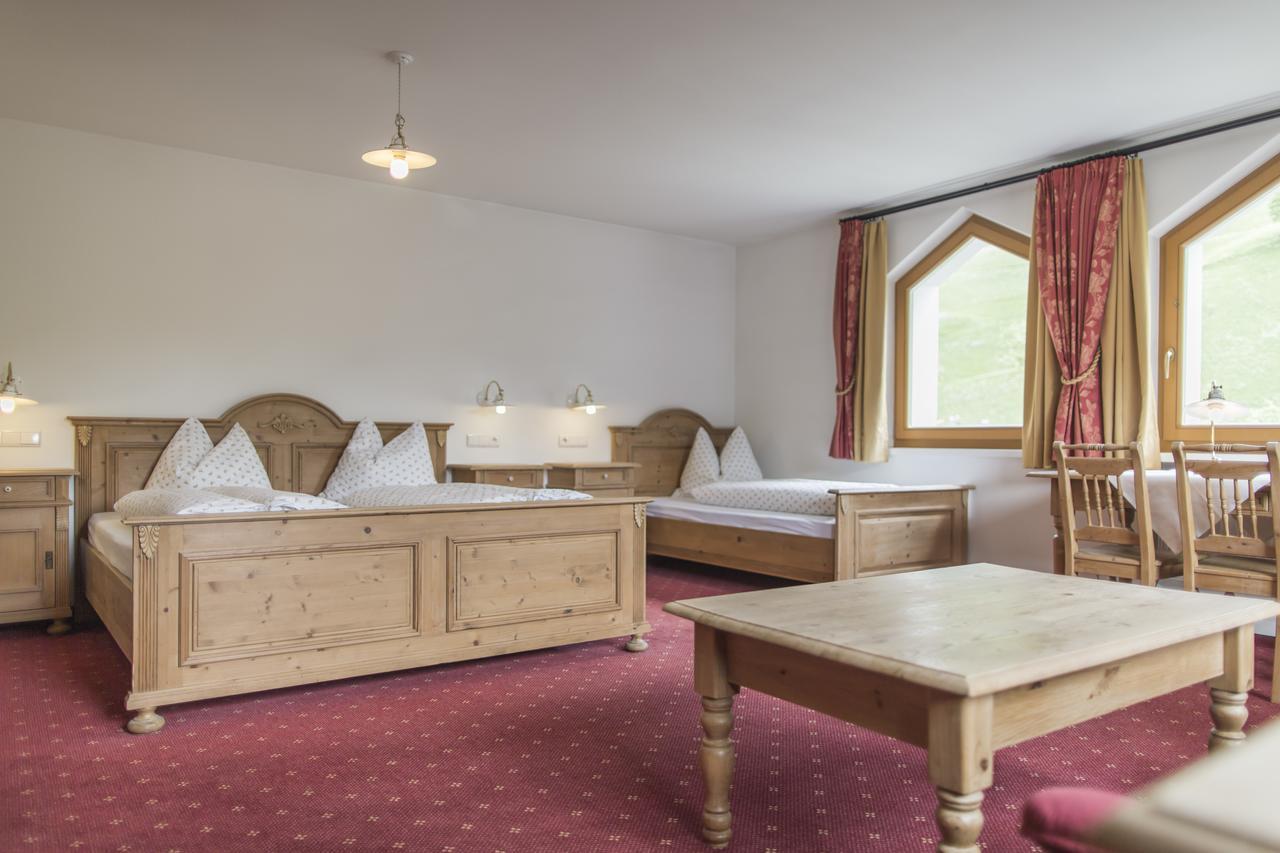 Hotel Neuwirt Cadipietra Dış mekan fotoğraf